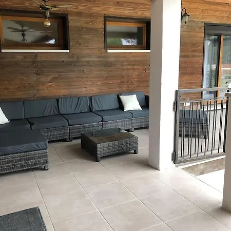 فيلة *villa Style Chalet Avec Piscine Et Jacuzzi* *