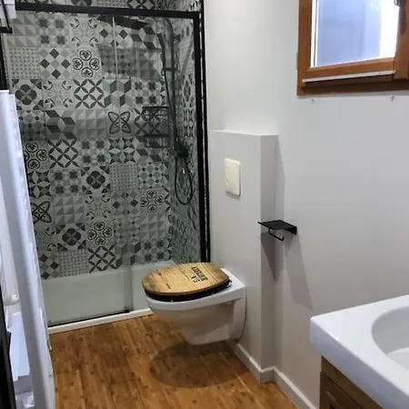 *villa Style Chalet Avec Piscine Et Jacuzzi*