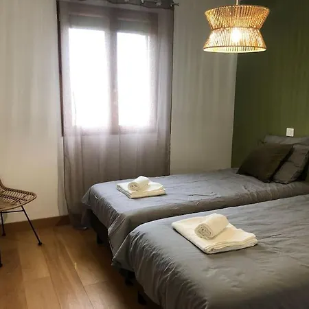 *villa Style Chalet Avec Piscine Et Jacuzzi* *